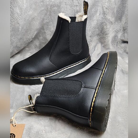 Dr. Martens Chelsea Boots Faux Fur Lined Black Leather Women’s Size 6 main image 5
